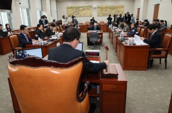 野, 정순신 아들 학폭 청문회 단독 의결