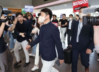 MBC 압색 두고 갈리는 與野…'언론탄압' vs '유출은 불법'