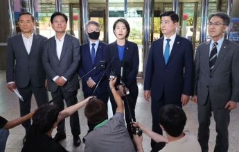 野, 경찰청 찾아 MBC 압수수색에 항의…윤희근, 용산 사전 교감 '부인'
