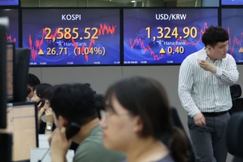 코스피, 개인·외인 '사자'에 0.7% ↑…2580선