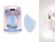 [뷰티인싸]블루 입은 리얼테크닉스 스펀지·핑크빛 광채 AHC 팩트