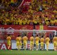 [ST포토]응원단 향해 발걸음 옮기는 중국 축구 대표팀