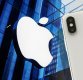 구형 아이폰 계속 쓰는 애플 유저들…"애플의 위기"