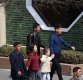 [포토] 북한 평양 거리 걷는 가족