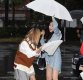 [ST포토] 미미-아린, '우산을 펴야해!'
