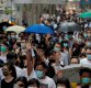 홍콩 시위대, 경찰만행 중단요구 '2㎞ 인간띠' 형성