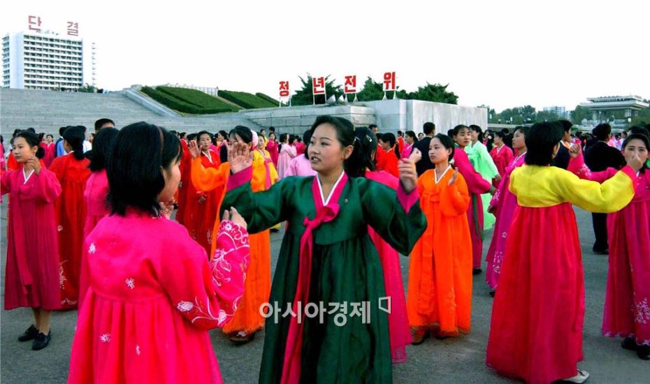 북한인권법, 11년만에 빛 보나…외통위 전체회의 통과