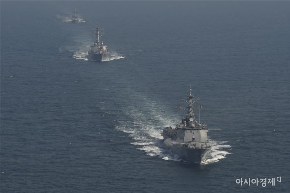 남북, 장군멍군식 대규모 군사훈련…이번엔  해상기동훈련