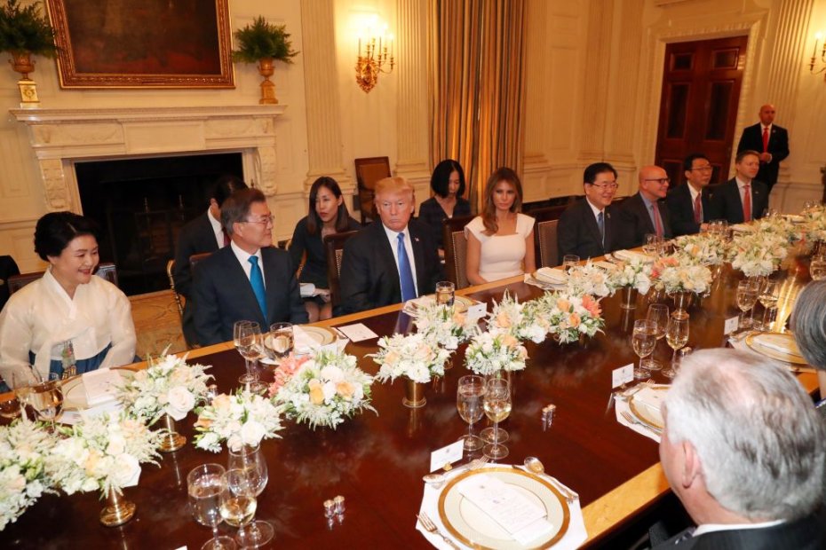 백악관 환영만찬에 '비빔밥' 등장…트럼프, '화합·협력' 강조