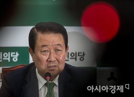 '제보조작 여파' 국민의당 지지율 꼴찌 추락…호남서 한국당에도 밀려