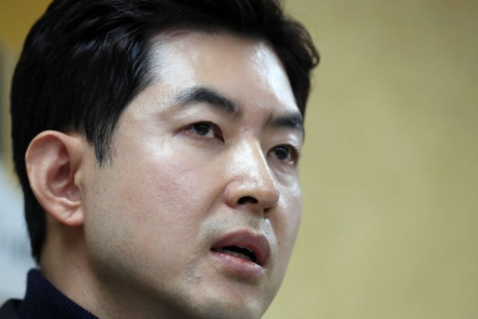 '땅콩회항 피해자' 박창진, 대한항공에 소송…"인사보복 당했다"
