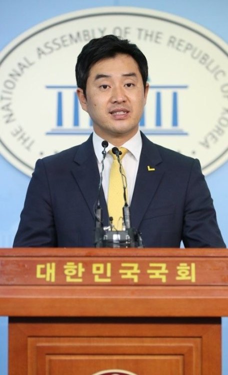 정의당 "박근혜 형집행정지 신청 자체가 어불성설"