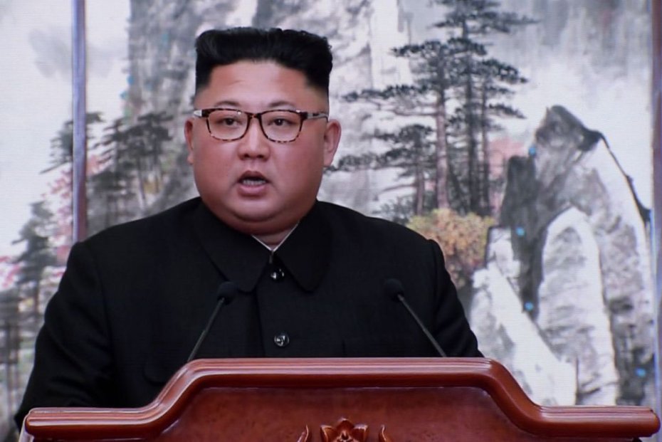 김정은 "핵무기 없는 평화의 땅 확약…가까운 시일 서울 방문"