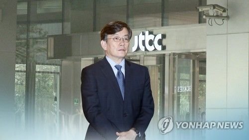 “동승자 누구” vs “남의 사생활”…손석희, 진실공방 격화