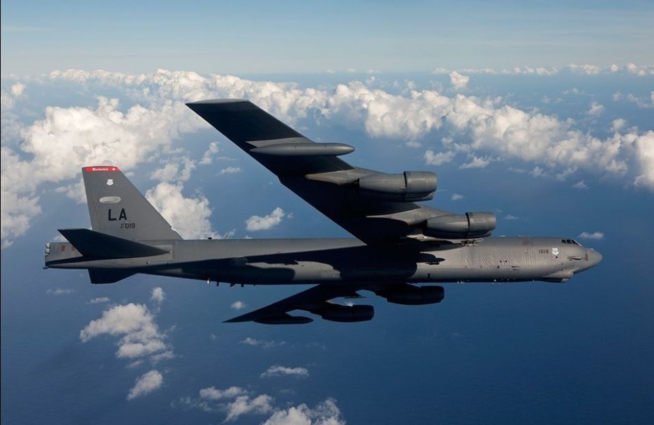 추락한 F-35 찾기에 왜 폭격기인 'B-52'가 동원됐을까?