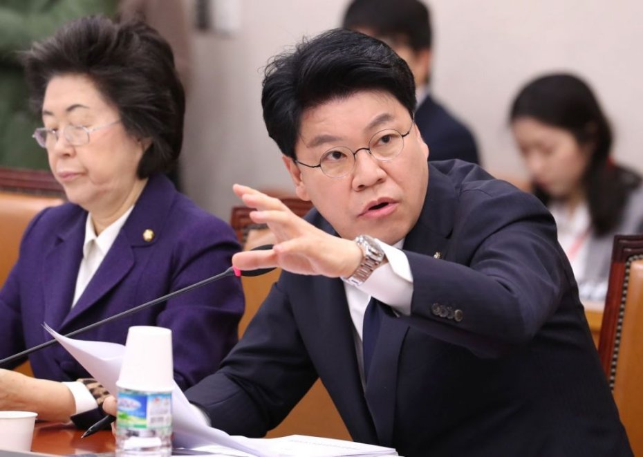검찰, '패스트트랙 충돌' 한국당 의원 2명에 '당선무효형' 구형