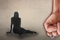 "성관계 했냐" 의붓딸 추궁하고 불 붙이려 한 40대男
