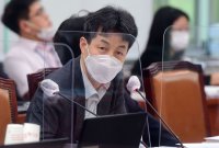 윤건영 "文, 정치 나서는 일 없을 것"…선거 지원 가능성 일축