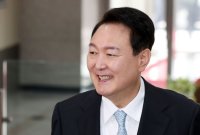 尹 "최저임금, 위원회가 결정…경제 위기 극복하려면 힘 합쳐야"