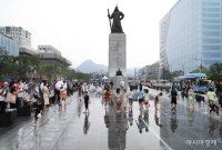 광복절과 함께…광화문 광장 인근으로 모이는 집회·시위