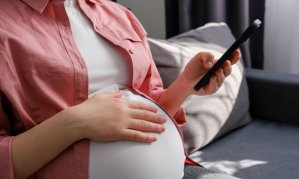 임신한 26세 공무원, 행복하다는데…"철이 없네" 반응