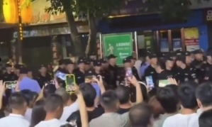 "여학생 폭행하고 옷까지 벗겨"…학폭 영상 쏟아지는 中, 日 언론도 집중조명