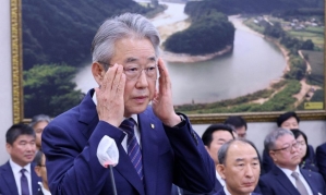 The National Agricultural Cooperative Federation, a Hotbed of Corruption: President's "2.22 Million Won per Night" Luxury Trips and 2.3 Billion Won Worth of Phones Handed Out