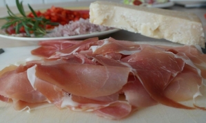 "우리 애들 '최애' 반찬인데…" 1급 발암물질 경고 "정부 대응 나서야"