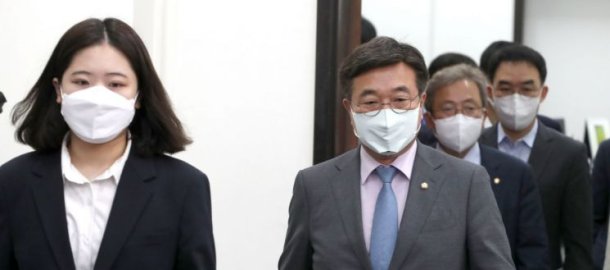 지도부 총사퇴 민주당3일 당무위원·국회의원 연석회의 개최