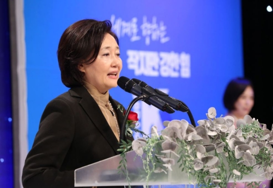 OECD 사무총장이 무릎 친 '브랜드K'