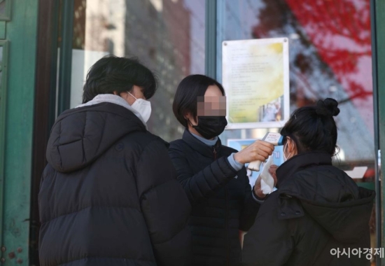늘어난 군 확진자·격리자… 경로는