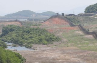 北 "남측 연결 도로·철도 단절하고 요새화 공사…미군에 통지"