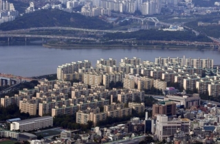 강남구 아파트 시총 300조 뚫었다…서울 외곽은 감소 ‘양극화’