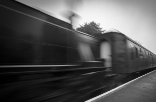 왓챠에서 즐기는 추억의 급행열차