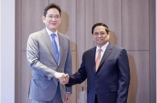 베트남 총리 만난 이재용 "디스플레이에 3년간 집중 투자"