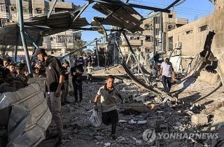 이스라엘, 가자지구 학교 폭격해 최소 16명 사망·50명 부상