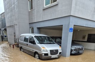 물폭탄 쏟아진 충남권, 119신고 300건...범람·침수 고립 잇따라