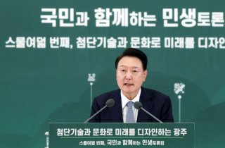 尹 "민주화 도시 광주, 기술·문화도시 도약해 韓성장 견인차돼야"