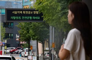 '가을 폭염' 속 곳곳 소나기…낮 최고 36도