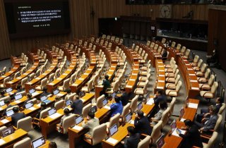 쌍특검법·지역화폐법, 野 주도로 국회 본회의 통과…국민의힘 보이콧