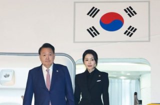 尹, 아세안 순방서 '경제·안보' 영토 확장 …'김여사·韓독대' 숙제