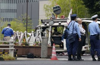 '日자민당 본부에 화염병 투척' 남성 체포