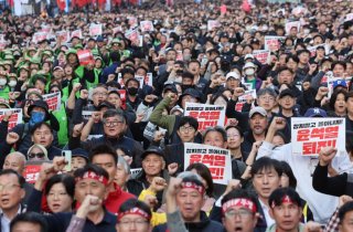 경찰, '윤석열 퇴진' 집회서 10명 체포…공무집행방해 혐의