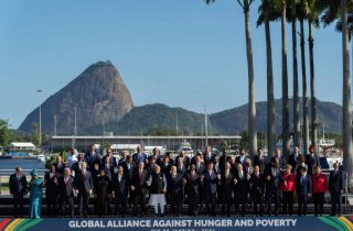 G20서 바이든 빠진 단체사진…시진핑은 정중앙