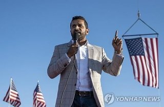 트럼프, FBI 국장에 '최측근' 캐시 파텔 임명