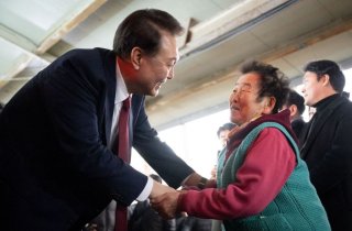 尹 "더 과감하게 하라"…용산, 연말연시 '내수·소비' 대책 마련