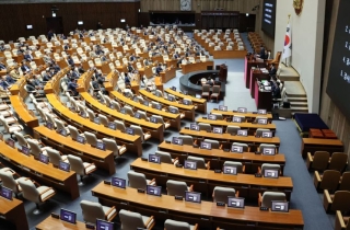 '특검 저지냐, 보이콧이냐'…尹대통령 탄핵 돌발변수 된 김건희특검법