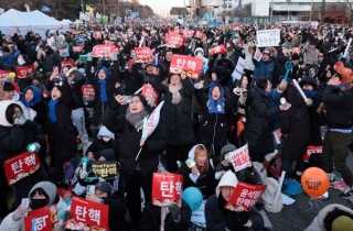 탄핵 가결 후 첫 주말…전국 곳곳 '尹 파면 촉구' 집회