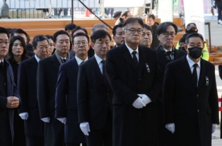 대통령실 정진석 실장 등 전원 사의에 최상목 "사표 수리 계획 없어"