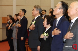 조한창·정계선 헌법재판관 취임…'尹 탄핵 사건' 심리 속도 낼 듯